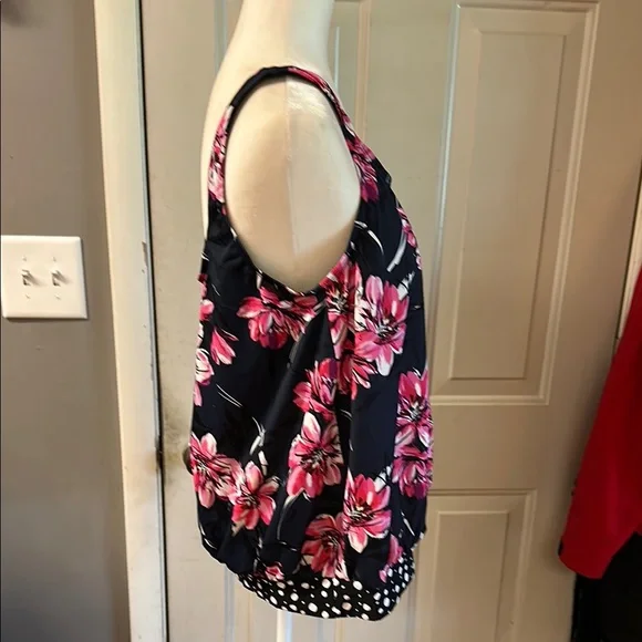 🎉HP🎉Swimsuits For All Black and Pink Relaxed Tie Front Swim Top - Picture 6 of 9